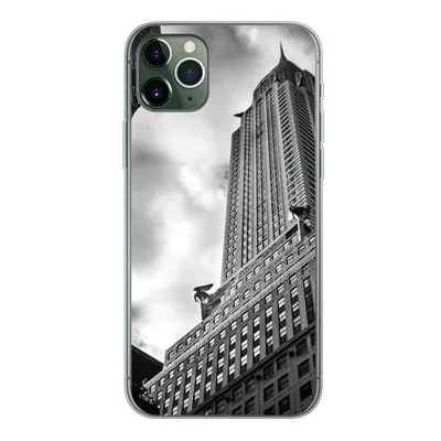 Produktbild von MuchoWow® Handyhülle Schutzhülle Hülle für iPhone 11 Pro Max Chrysler Building in New York von unten nach oben in Schwarz-Weiß Silikon Softcase Handy Hülle - Schutz