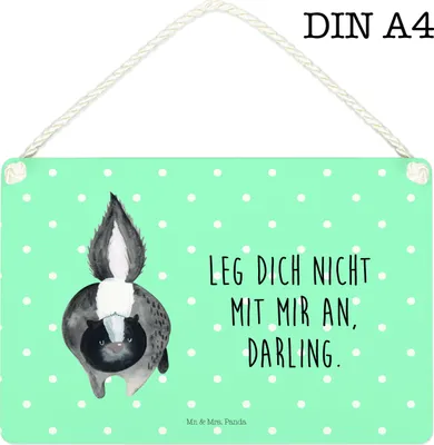 Produktbild von Mr. & Mrs. Panda Schild Stinktier Angriff DIN A4 - Türkis Pastell - Geschenk, Holzschild, Wildtier, Skunk, kleine aufmerksamkeit, wütend, Wandbild Holz, Drohung, holzbild