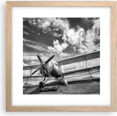Produktbild von Gerahmtes Poster - Rahmen in heller Eiche - An-2 Flugzeug Schwarzweiß - 30x30 cm - Wand Bild - Wanddeko - Wandbilder - Wandposter - Bilderrahmen - Bilder - Kunstdruck - Wandbild - P2NAC30x30-4228