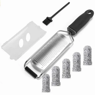 Produktbild von Handraspel aus Edelstahl – ergonomisches Design – hochwertige Küchenraspel – für Käse, Zitrusfrüchte und Gemüse – inklusive Reinigungsbürste