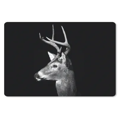 Produktbild von MuchoWow® Mauspad Mousepad Weißwedelhirsch auf schwarzem Hintergrund 27x18 cm - Mousepads - Maus Mat - Pad - Mausunterlage - Büroartikel - Desk Matten