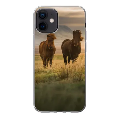 Produktbild von MuchoWow® Handyhülle Schutzhülle Hülle für iPhone 12 Pferde - Luft - Gras Silikon Softcase Handy Hülle - Schutzhülle