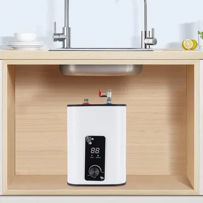 Obrázek produktu pro Elektrický ohřívač vody – 1500 W, objem 5 litrů, nerezová ocel, zlatá barva