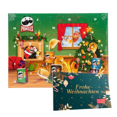 Produktbild von 2er Weihnachtskalender Set – Pringles Chips Adventskalender 2026 24 verschiedene Knusperdosen Barbecue Kinder Calender + DOUG Tisch-Advent kalender