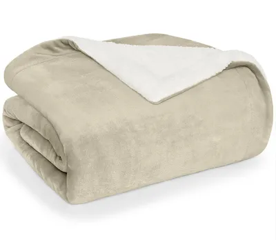 Produktbild von Blumtal Sherpa Kuscheldecke 220x240 cm – Flauschige Wohndecke – Weiche Wohn- & Kuscheldecke, Beige