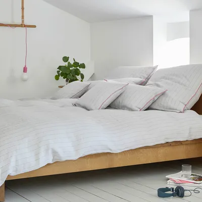 Produktbild von elegante Halbleinen Bettwäsche Pop pink 155x220 cm + 80x80 cm