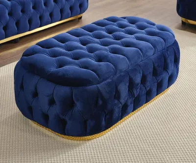 Produktbild von Casa Padrino Luxus Chesterfield Samt Hocker Blau / Gold 110 cm