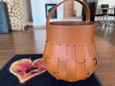 Produktbild von Geflochtener Holzkorb "OMERO" aus echtem Leder | Braun (brown)