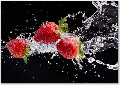 Produktbild von Tulup® Leinwandbild - 100x70 cm - Wandkunst - Drucke auf Leinwand - Leinwanddruck  - Essen & Getränke - Rot - Erdbeeren Wasser
