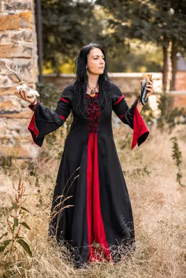 Produktbild von Kleid mit Trompetenärmeln Schwarz/Rot "Larissa" M