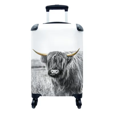 Produktbild von MuchoWow® Koffer Handgepäck Trolley Rollkoffer Kleine Reisekoffer mit 4 Rollen - Schottischer Highlander - Gras - Gold - Cabin Size < 55x40x23 cm & 55x40x20 cm - Fotokoffer - Kabinenkoffer - Boardgepäck - Reise-Box - Reisekoffer - Reisegepäck - Koffer mit Bild - Trolley für Kinder