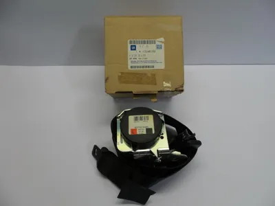 Imagen del producto de Cinturón de seguridad original para Opel Corsa-D, modelo 2007, color negro, delantero, lado izquierdo, referencia: 13240189