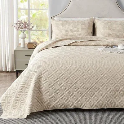 Produktbild von Famanu Bettüberwurf Set 240x260 cm beige - Luftiges geometrisches Muster mit Kissenbezügen