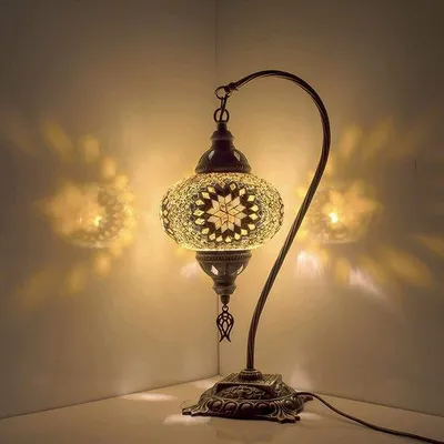 Produktbild von Türkische Tischlampe mit 12 cm weißem Mosaikball - Orientalische Lampe für stimmungsvolle Beleuchtung