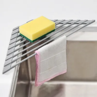 Produktbild von Dreieckiger Abtropfkorb – faltbar – Edelstahl 304 und Silikon – für die Küchenspüle – Grau – 40,8 x 7,2 cm