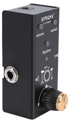 Produktbild von Gitarren-Effektpedal mit 55 Rhythmusmustern sowie Geschwindigkeits- und Lautstärkeregler für E-Gitarre und Bass