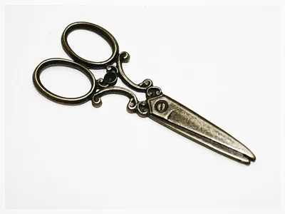 Produktbild von Vintageparts Anhänger Schere antik bronzefarben 62 x 25 mm für Ketten und Schlüsselringe, 2 Stück