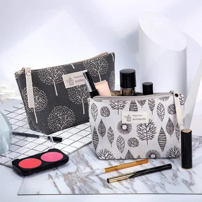 Produktbild von Canvas Make-up-Täschchen mit Reißverschluss - Multifunktionale Reisetasche für Kosmetika und Schlüsselanhänger - Blatt-Baum-Motiv