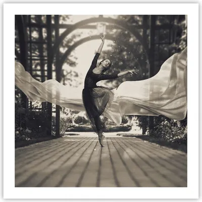 Produktbild von Poster - Poster ohne Rahmen - Ballerina Tanz Luft - 60x60 cm - Wand Bild - Wanddeko - Wandbilder - Kunstposter - Wandposter - Bilder - Kunstdruck - Wanddekoration - Wandbild - P2XAC60x60-4945