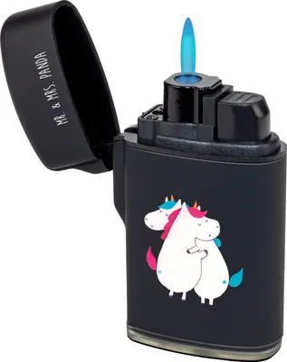 Produktbild von Mr. & Mrs. Panda sturmfeuerzeug Einhörner Umarmen - Schwarz - Geschenk, Familie, Freundin, Gasfeuerzeug, gas anzünder, BFF, Unicorn, Einhorn, Zünder, Feuerzeug
