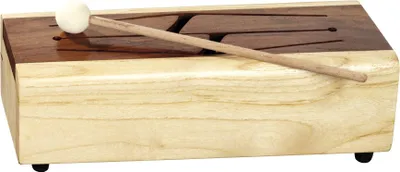 Produktbild von Betzold Rhythmiktrommel, 4 Zungen, inkl. Schlägel, 32x12x11 cm für Musikunterricht