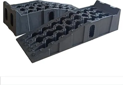 Obrázek produktu pro Nájezdové rampy pro osobní automobily – 1 pár ramp – nosnost 7,26 t – délka 90,8 cm – výška zdvihu 17 cm – šířka 24,5 cm – protiskluzové – PP plast – černá barva