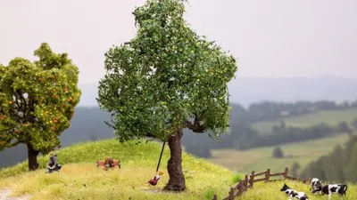 Imagen del producto de NOCH, micro árbol con columpio, escala TT (1:120), color verde