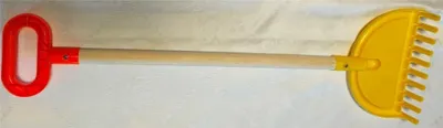 Immagine prodotto di Rastrelli in plastica con manico in legno 66 cm