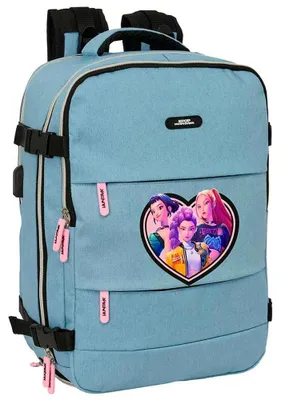 Obrázek produktu pro Batoh "Denim Dreams" inspirovaný K-popem, vhodný pro cestování, rozměry 44 cm