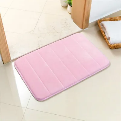 Obrázek produktu pro Protiskuzná podložka do koupelny – měkká a savá – růžová – 50 x 80 cm