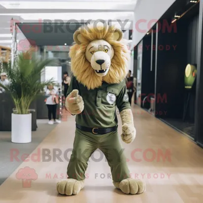 Produktbild von Maskottchen REDBROKOLY kostüm Oliver Löwe bekleidet mit einer Röhrenjeans und Manschettenknöpfen