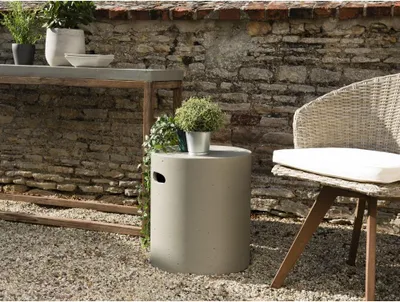 Produktbild von HECTOR – Runder Beistelltisch für den Garten, 40 x 40 cm, grauer Beton