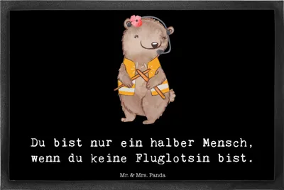 Produktbild von Mr. & Mrs. Panda fußmatte Fluglotsin Herz 40 x 60 cm - Schwarz - Geschenk, Schmutzmatte, Türmatte, Gummimatte, Witzig, Schmutzfangmatte, Spruch, Ausbildung, Lustig, Beruf