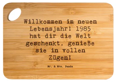 Produktbild von Mr. & Mrs. Panda Frühstücksbrettchen Spruch 1985 Geburtstag - Transparent - Geschenk, Holzbrett, Feier, Brett, Geburtstagsjahr, Geburtstagsgeschenk, Glückwunsch, Jubiläum