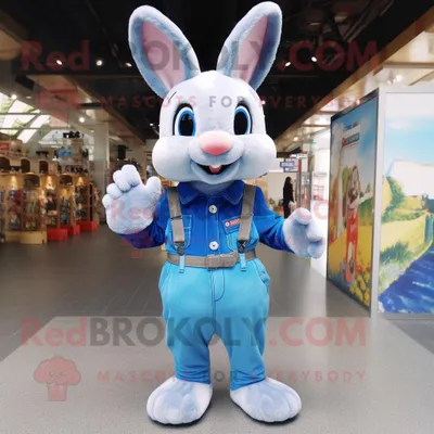Produktbild von Blauer REDBROKOLY Hase als Maskottchen kostüm gekleidet in einen Overall und Armbänder