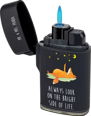 Produktbild von Mr. & Mrs. Panda sturmfeuerzeug Fuchs Sterne - Schwarz - Geschenk, Mond, Feuerzeug, Optimistisch, Spruch Positiv, Gasfeuerzeug, anzünder, sturmfeuerzeuge, Feuerzeuge