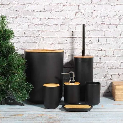 Image de Ensemble de salle de bain en bois au design noir