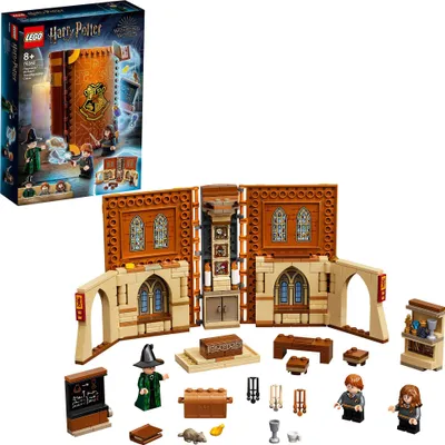 Produktbild von LEGO 76382 Harry Potter Hogwarts Moment: Verwandlungsunterricht Set, Spielzeugkoffer für Mädchen und Jungen, Sammlerstück mit Minifiguren