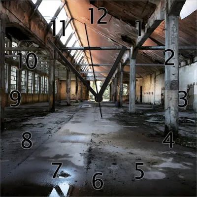 Produktbild von Wallario Design Wanduhr Alte Industriehalle  leerstehend und einsam aus Echtglas, Größe 30 x 30 cm