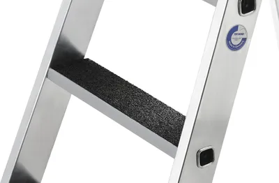 Produktbild von Günzburger Steigtechnik Trittauflage clip-step R13 Meterware Länge 1.400 mm - 019747