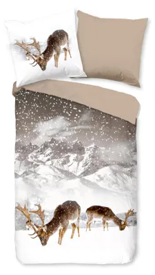 Produktbild von Duvet cover Good Morning 200x200 + 2* 80x80 cm - deers in winter landscape