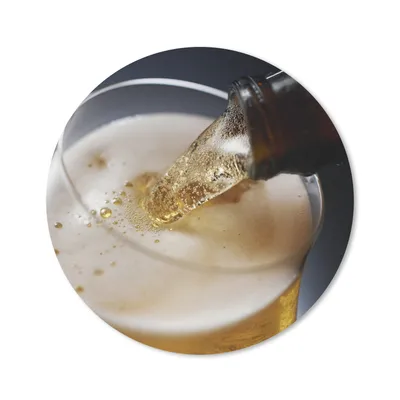 Produktbild von MuchoWow® Mauspad Mousepad Eingeschenktes Bier vor einem dunklen Hintergrund 20x20 cm - Mousepads - Maus Mat - Pad - Mausunterlage - Schreibtischmatte