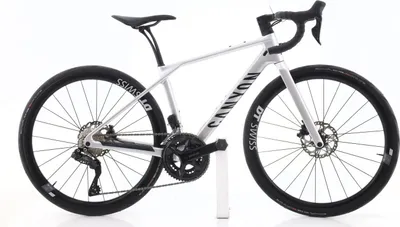Produktbild von Canyon Endurace CF Di2 12V · Rahmengröße 48  · Rennräder