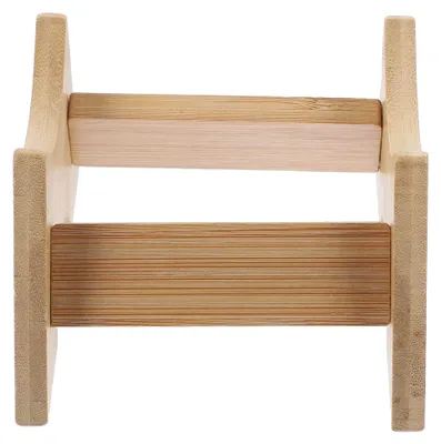 Produktbild von Getränkespender aus Holz mit stabilem Ständer für Wasserkrüge