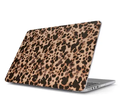 Immagine prodotto di Custodia rigida per Apple MacBook Air da 13 pollici (modelli 2022 / 2024 M3 / 2025 M4 / 2026 M5) - Off Duty, Immagine generata dall'IA