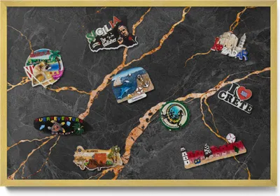 Immagine prodotto di Lavagna magnetica 60x40 cm – Cornice dorata – Aspetto marmo scuro decorato – Lavagna magnetica, parete magnetica, bacheca magnetica, ideale per scuole e ristorazione
