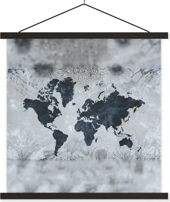 Produktbild von MuchoWow® Textilposter Weltkarte - Blau - Blumen 60x60 cm mit schwarzem Rahmen - Posteraufhänger