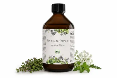 Produktbild von Kräuterferment 500ml Glasflasche mit effektiven Mikroorganismen Allgäuer Kräutern und Molke