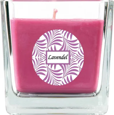 Zdjęcie produktu dla Świeca zapachowa z napisem "Lavender" w kwadratowym szkle, 190 g wosku - czas palenia ok. 50 godzin, świeca w szkle w opakowaniu prezentowym