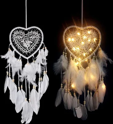 Produktbild von ALSTER HERZ® 2 Stück Hängedekoration Herz Traumfänger Kinder Mädchen, Boho, mit Federn und LED, H0336